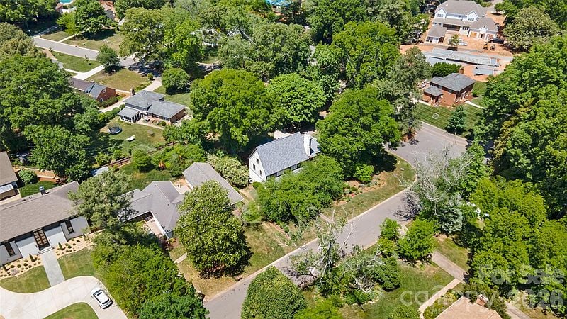 5335 Lansing Dr