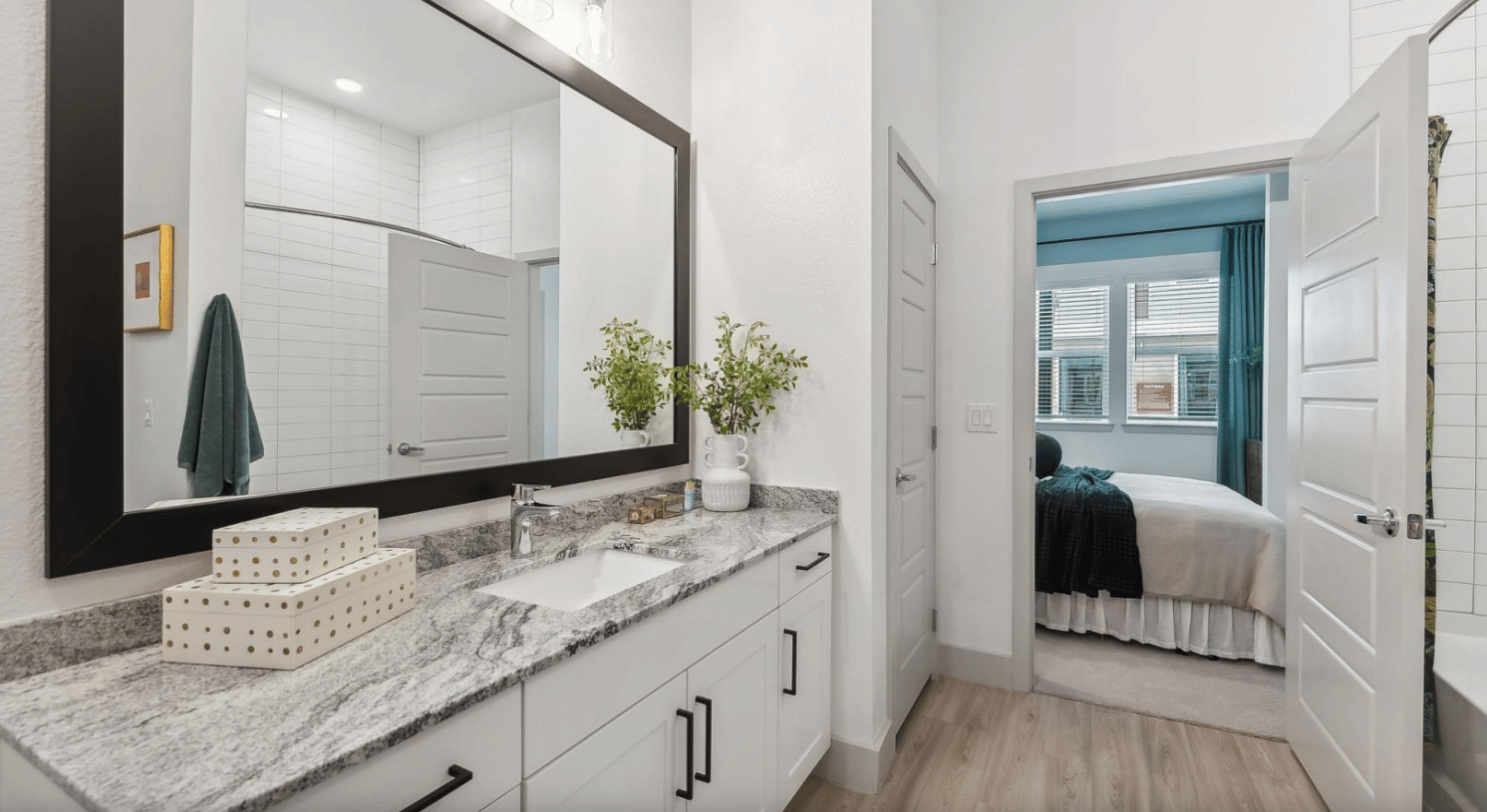 Up to 10 weeks free base rent & $1,000 gift card