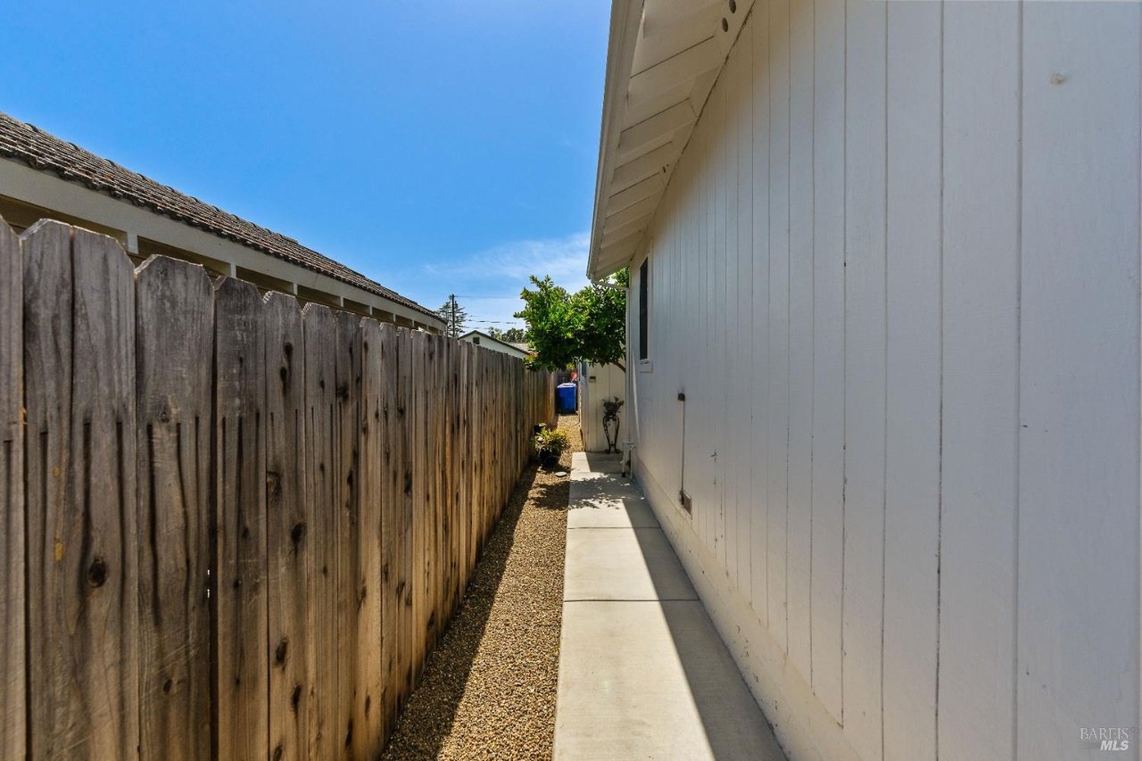 2387 Yajome St