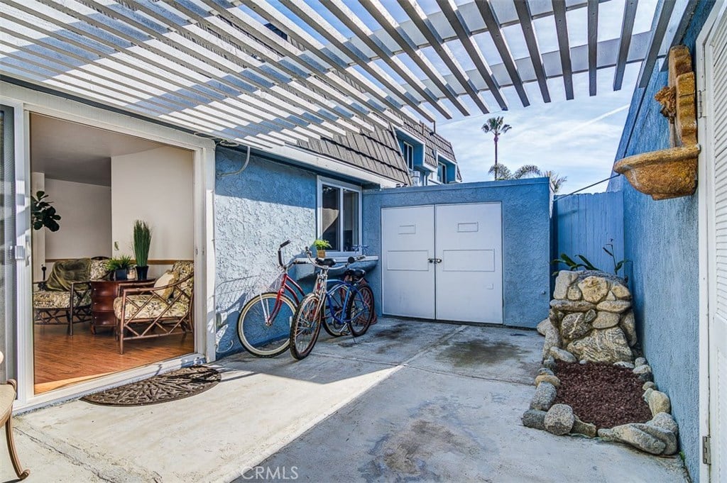 21131 Sailors Bay Ln