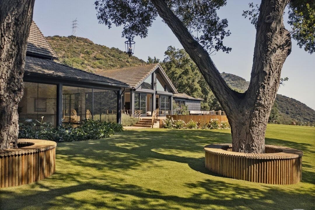 3100 Mandeville Canyon Rd