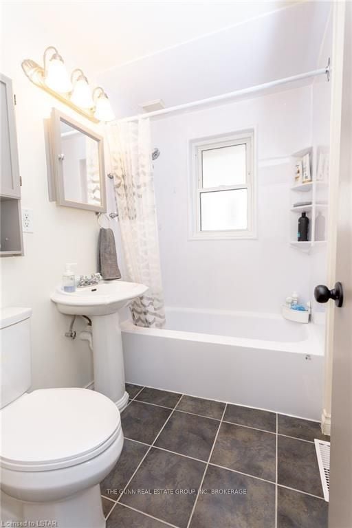 22 Thomas Janes Dr
