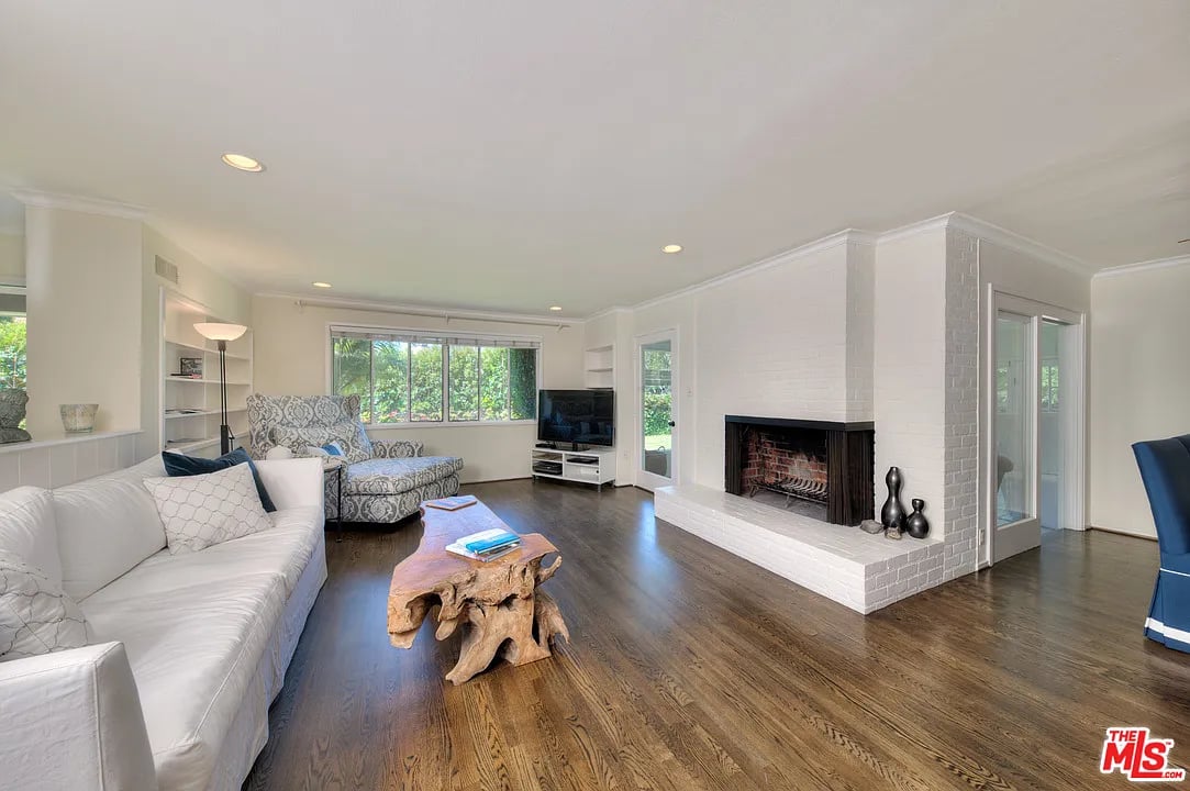 339 Arno Way