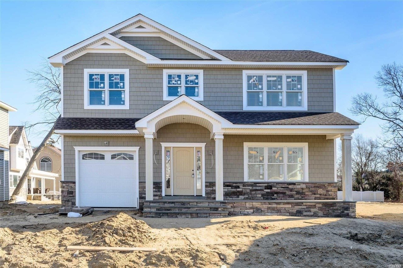 596 Oaktree Ct