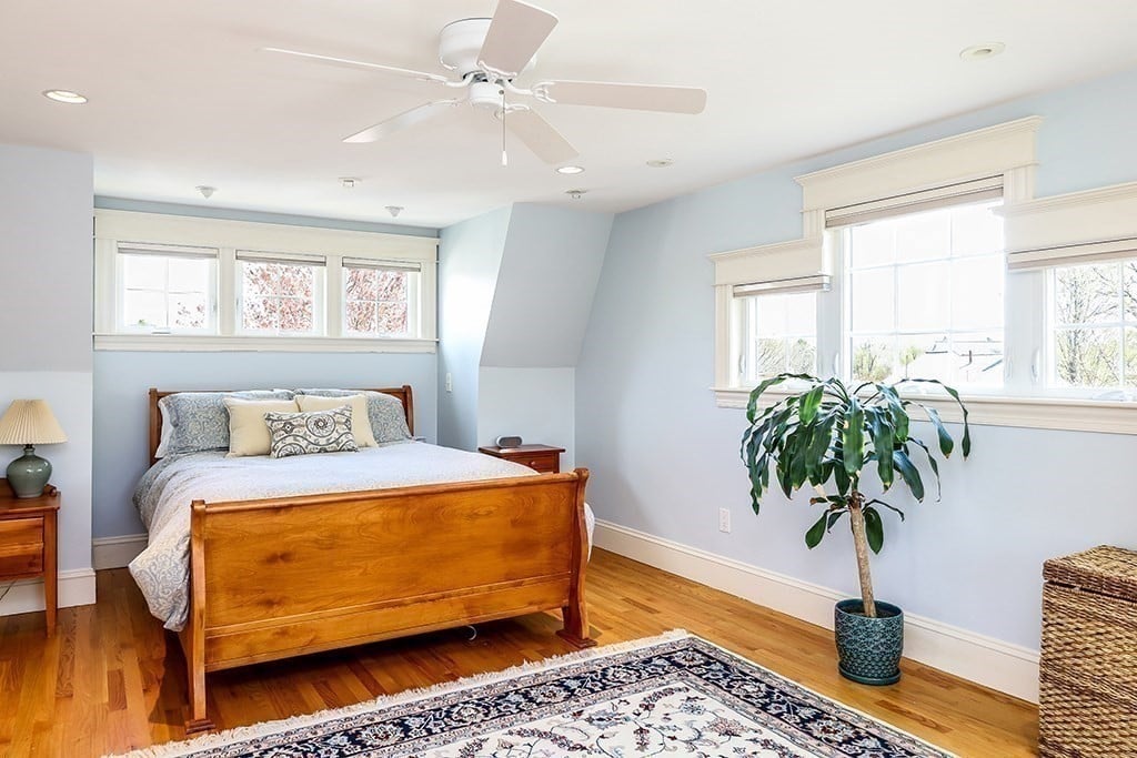 1921 Commonwealth Ave