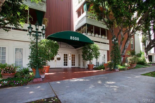 8550 Holloway Dr, #307 West Hollywood 90069
