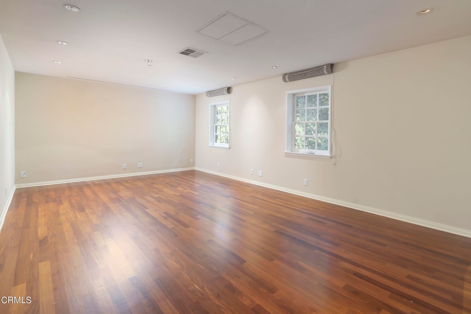 59 W Orange Grove Ave