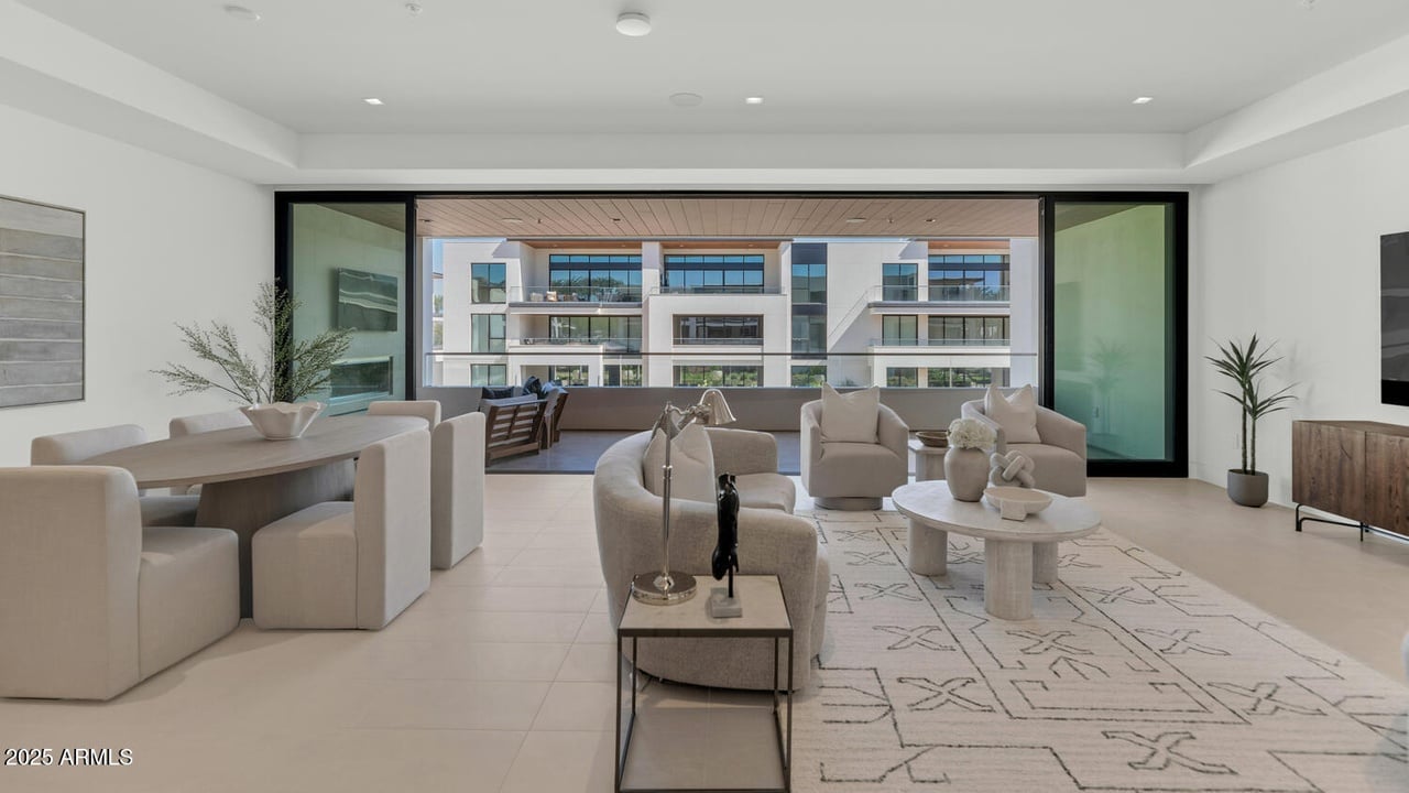 6587 N Palmeraie Blvd, #2007