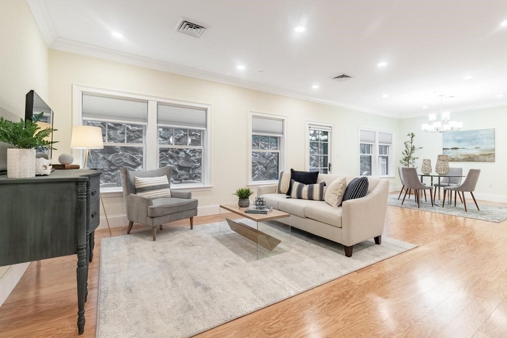 40 Elmwood Ave, #2