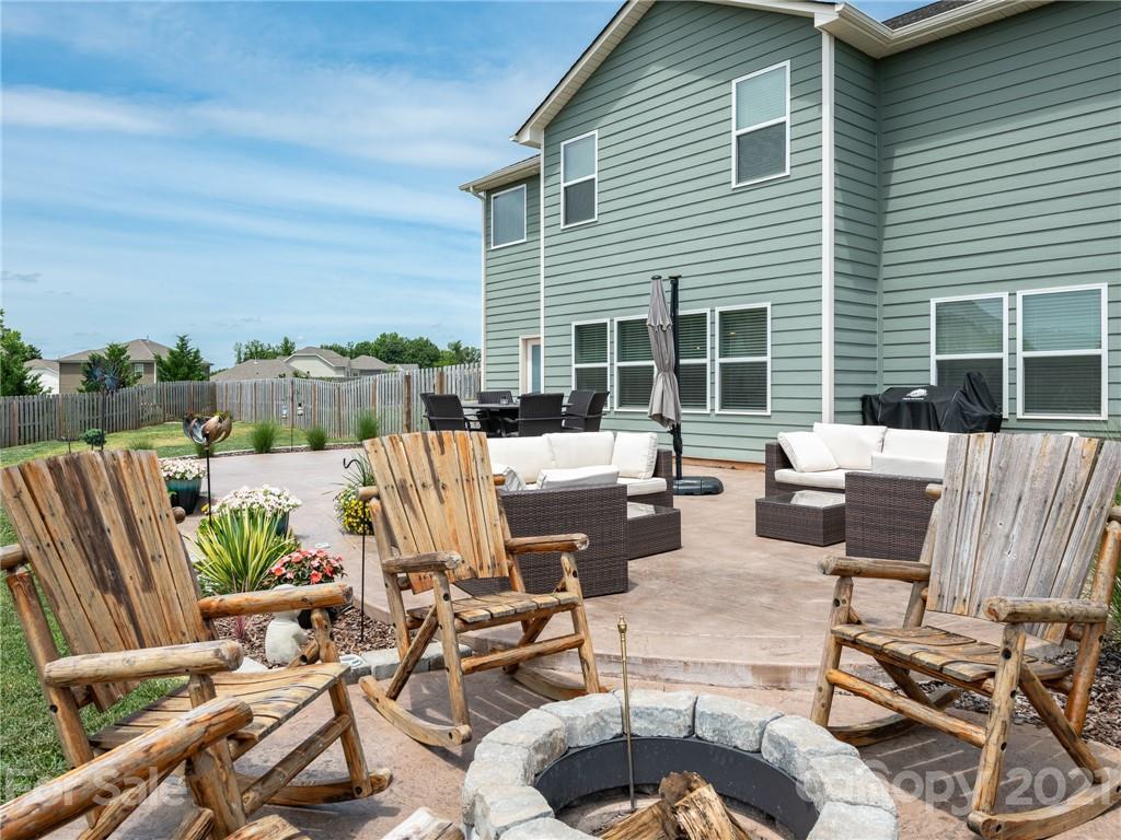 1817 Tendril Ave