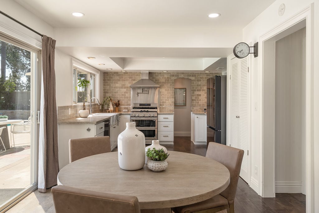 11042 Hunting Horn Drive, North Tustin, CA 