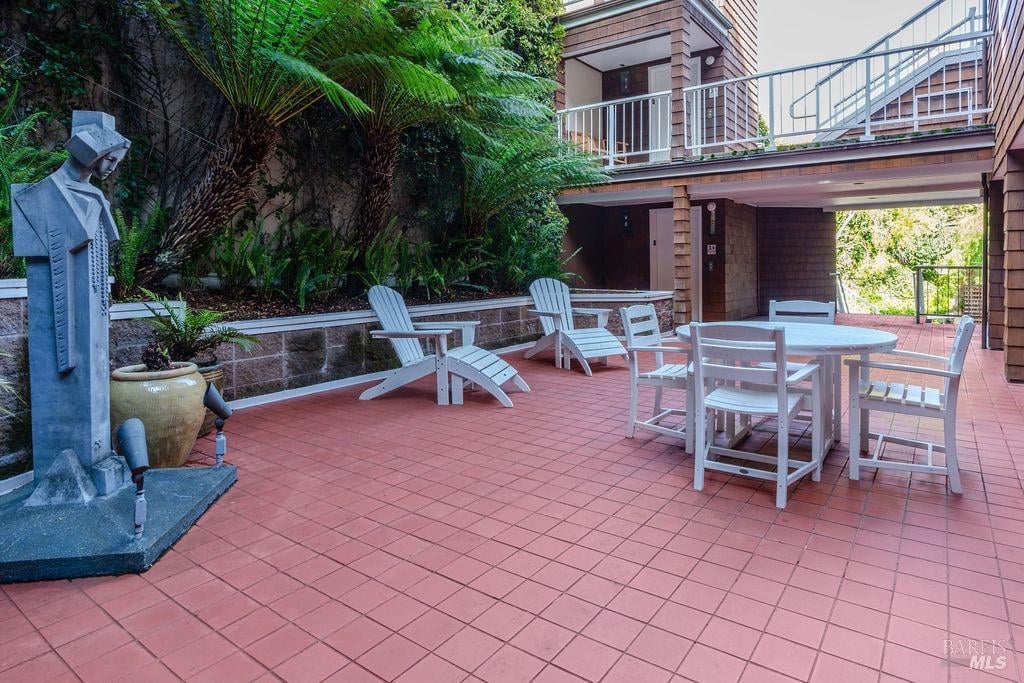 95 Bulkley Ave