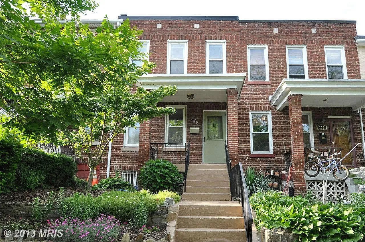228 Channing St NE