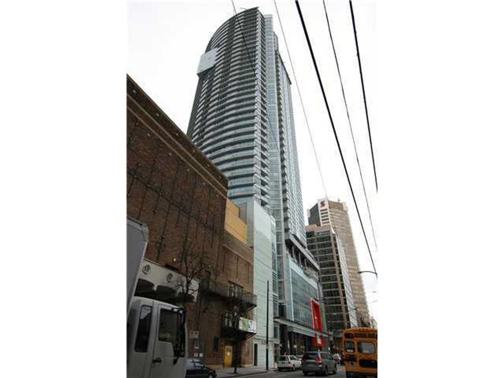 833 Seymour St #2706