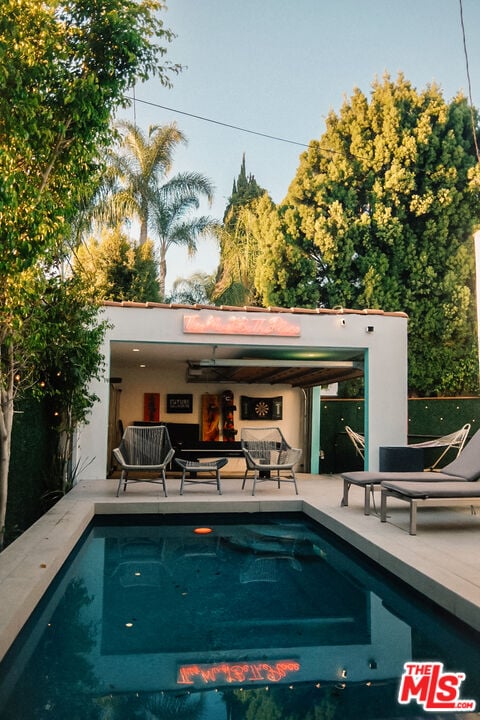 N Crescent Heights Blvd, 90048