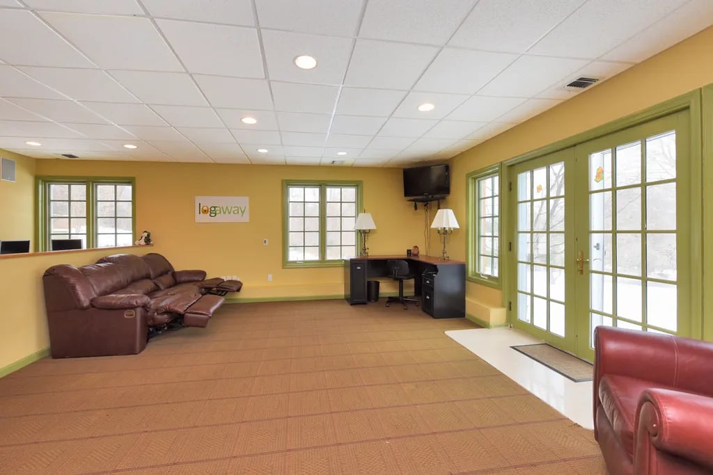 39 Hunting Hollow Ct