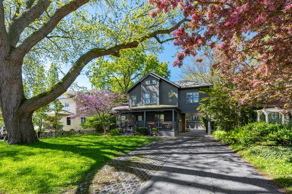 52 Kerr Street, Oakville