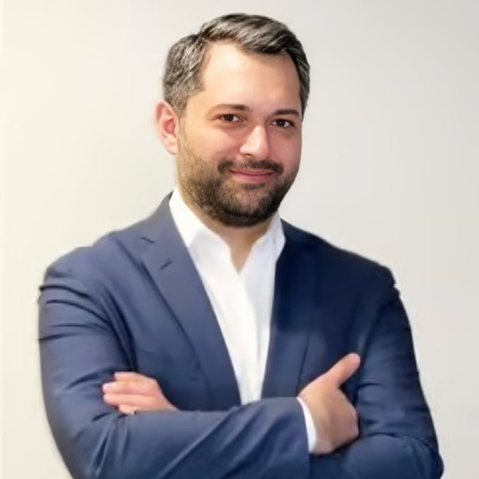Timur Akilov New York, NY Real Estate Agent Headshot
