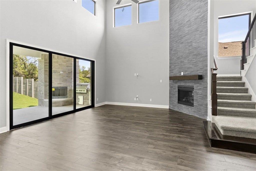 112 Hollytree Ct