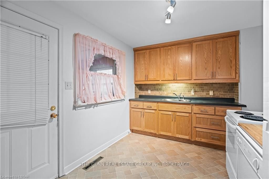 234 Merlin Cres