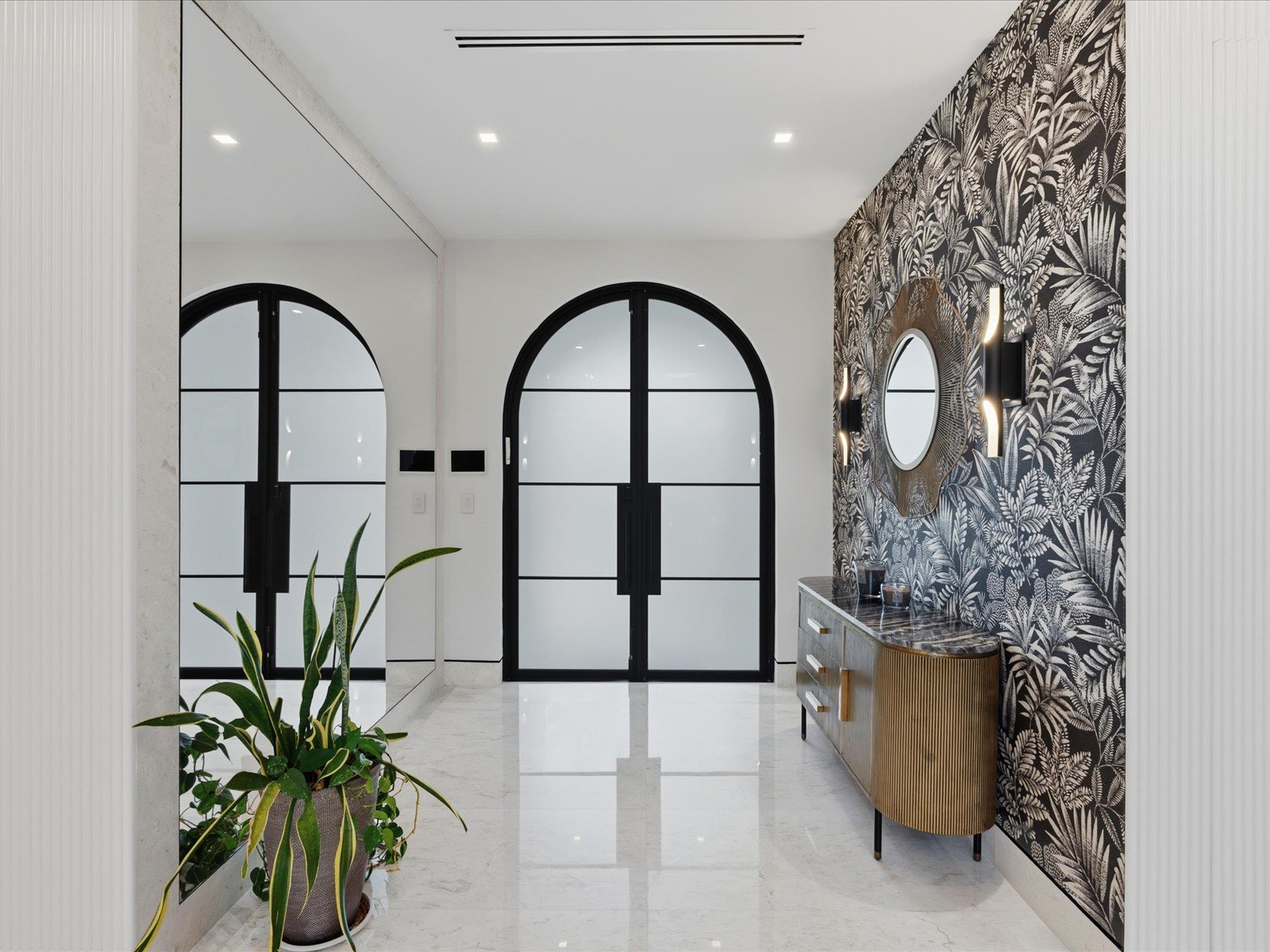 70 Camden Dr, Bal Harbour