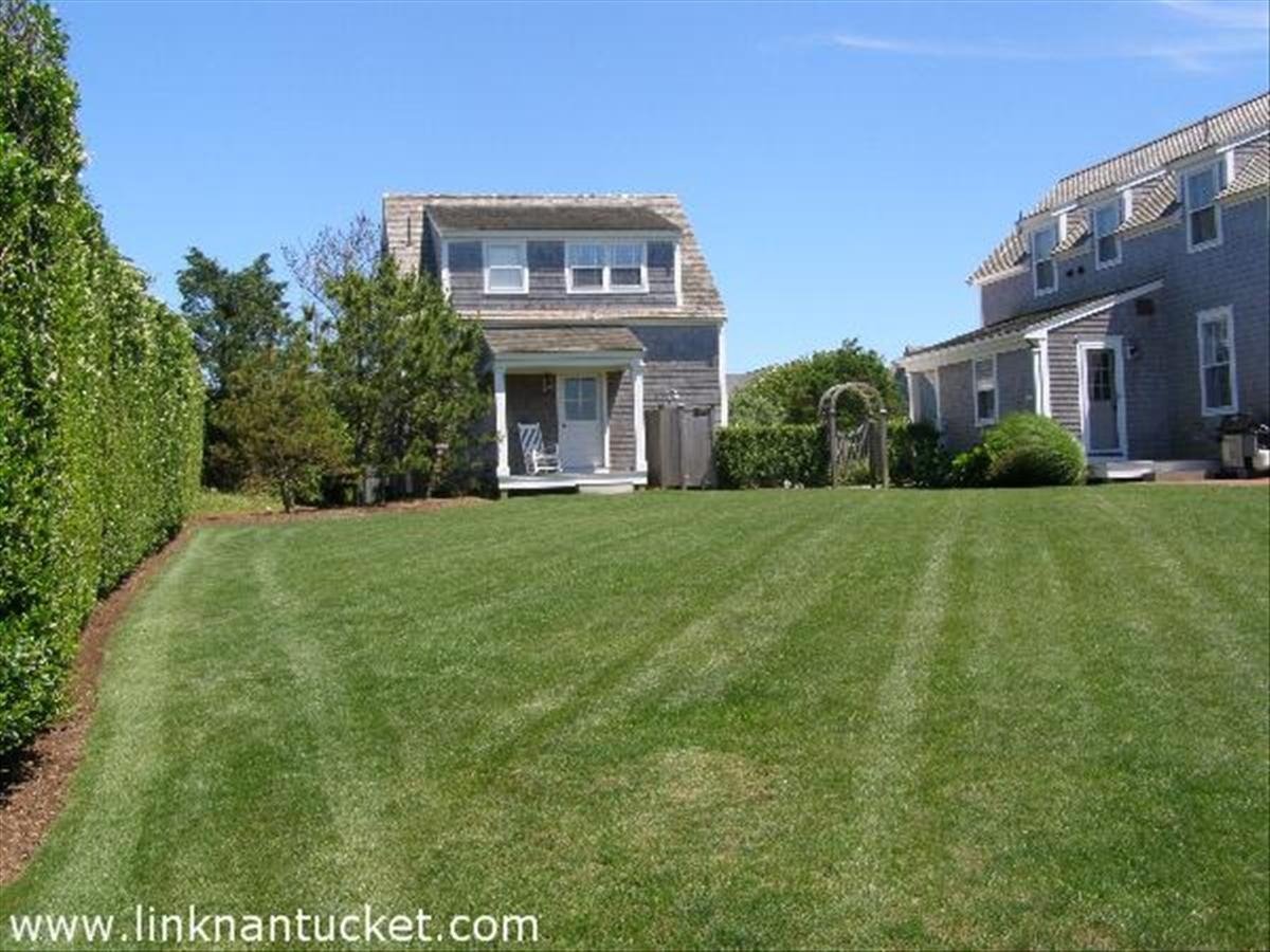 9 Jennifer Ln