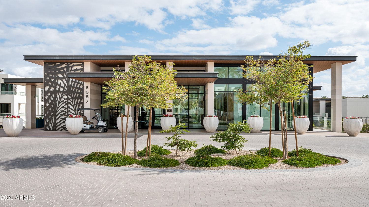 6587 N Palmeraie Blvd, #2032