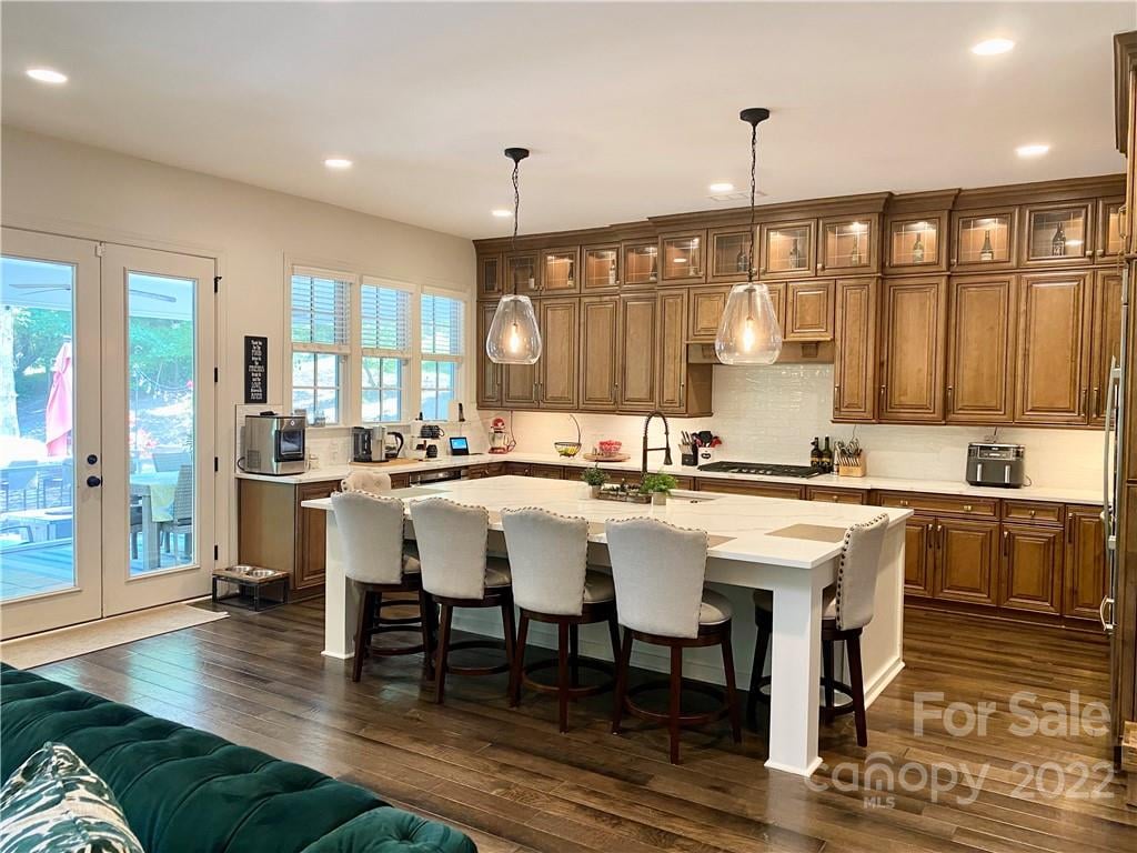 709 Woodcliff Ct
