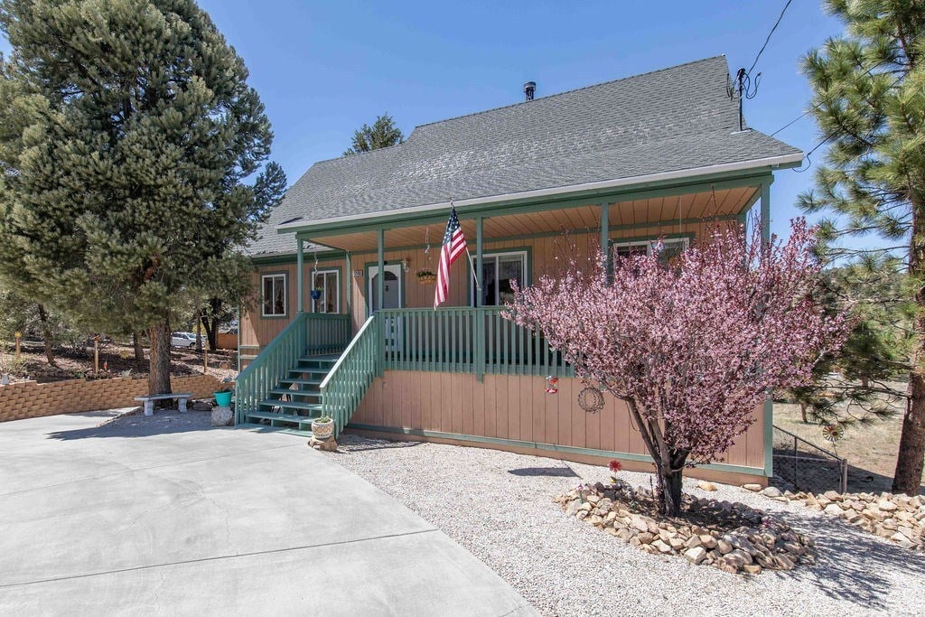 1240 Crestwood