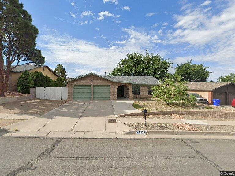 8420 Capulin Rd NE
