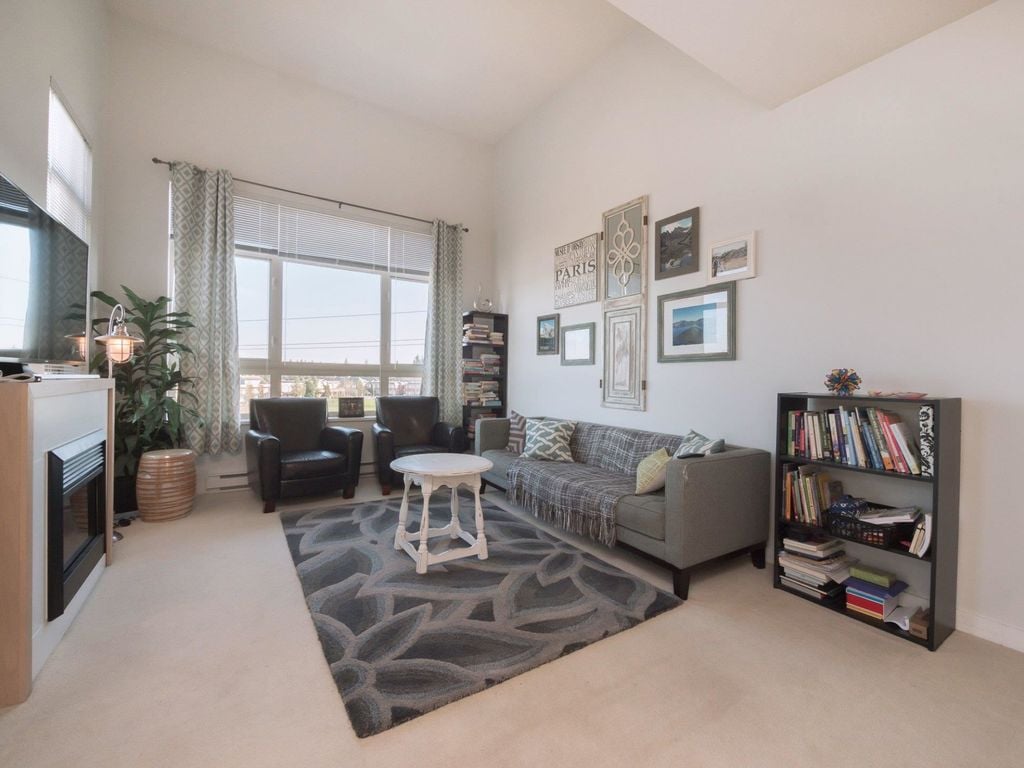15988 26 Ave, #412