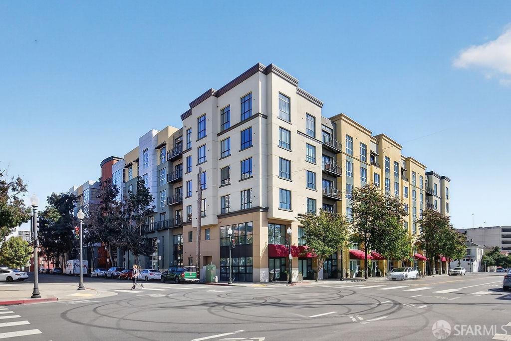 585 9th Street #551