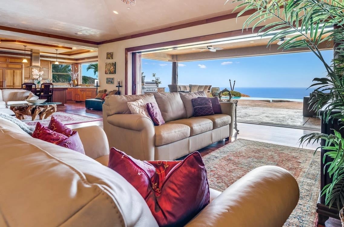 WEST MAUI TOP QUALITY RESIDENCE -35 ACRES - 180 DEGREE OVEANVIEW - $5,75,000 - PRESTIGIOUS MAHANALUA NIU SUBDIVISION 
