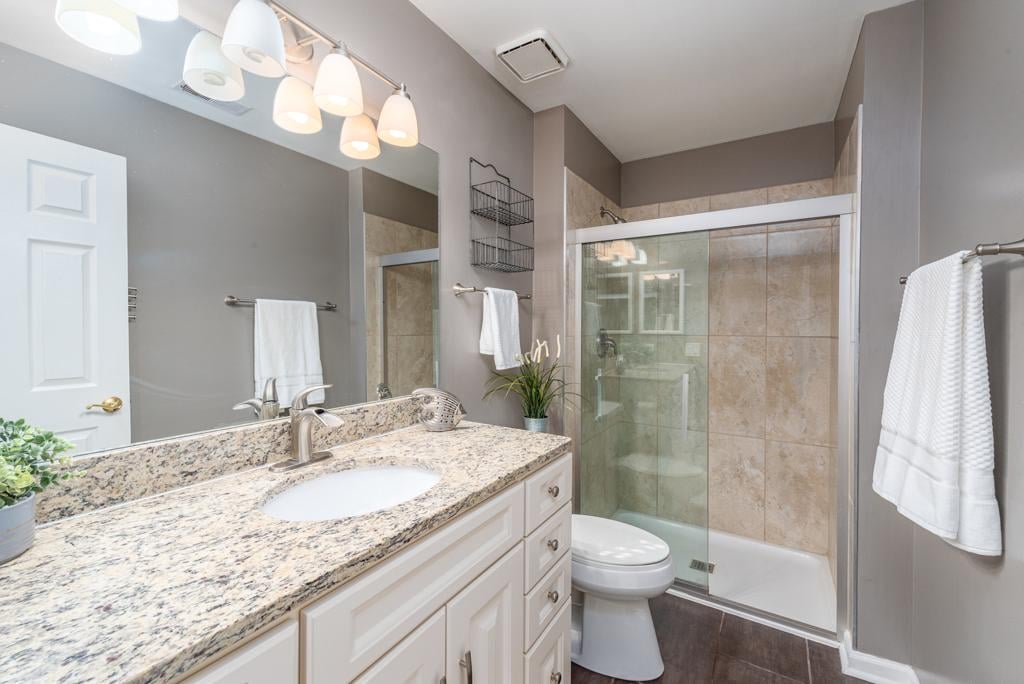 7 Aberdeen Ct, #W2