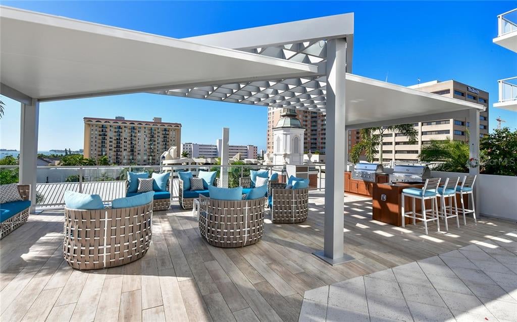 111 S Pineapple Ave #821