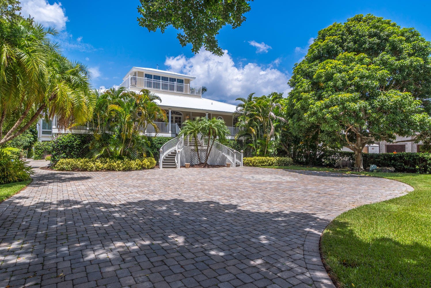 1329 Vista Dr