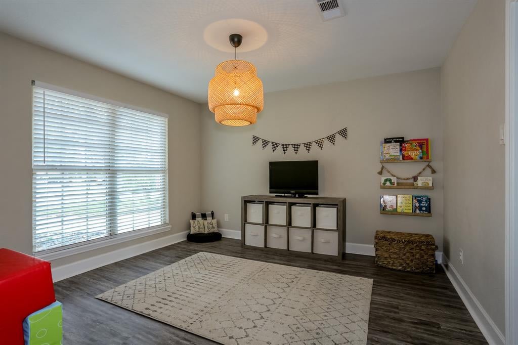 215 Acorn Tree Court