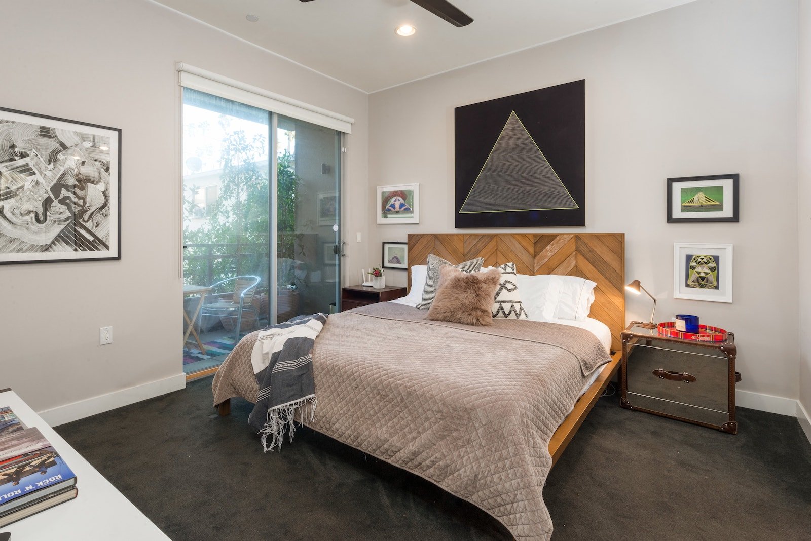 Modern 2 Bedroom/ 2 bath at the Metropol