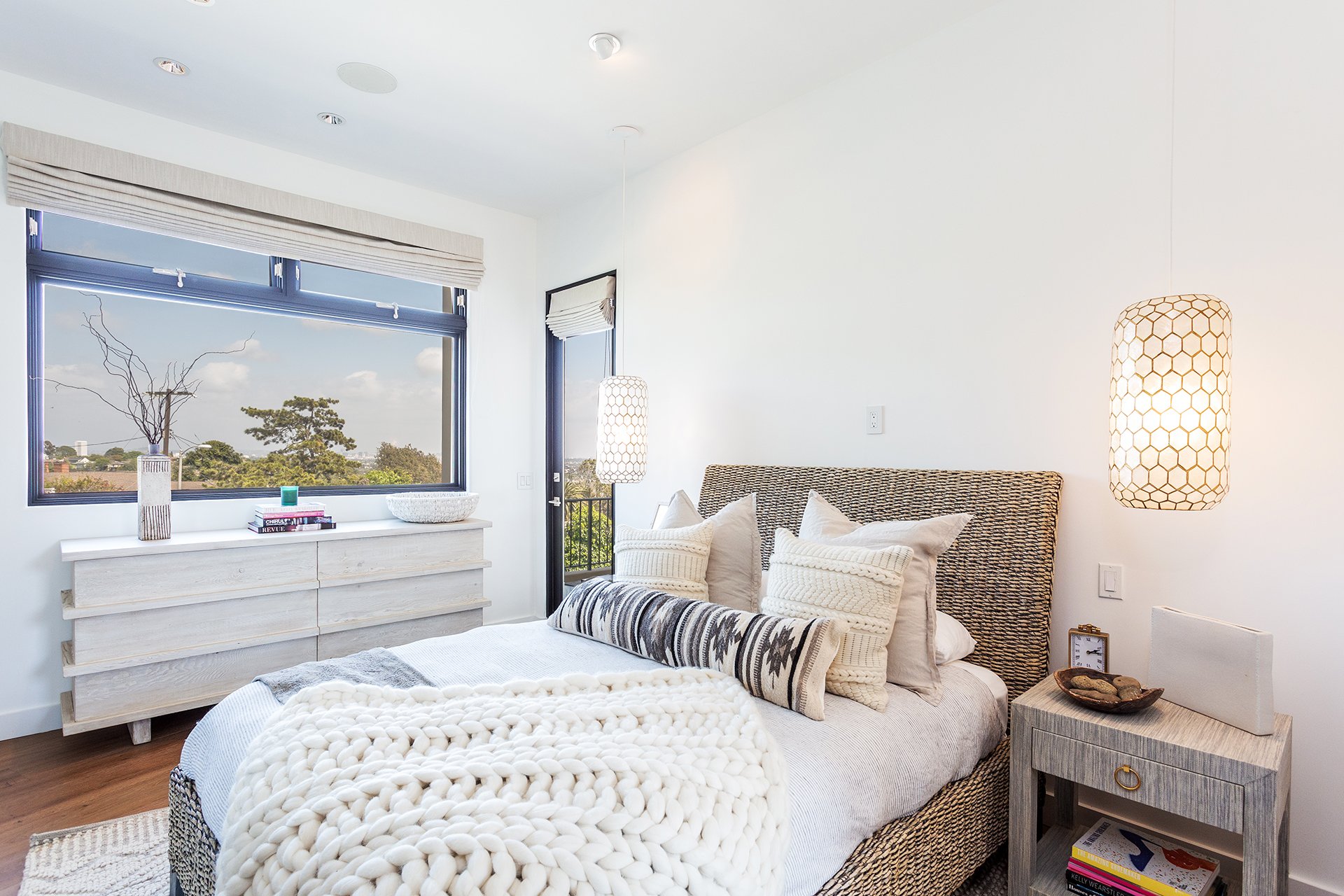 2943 Club Dr, Cheviot Hills