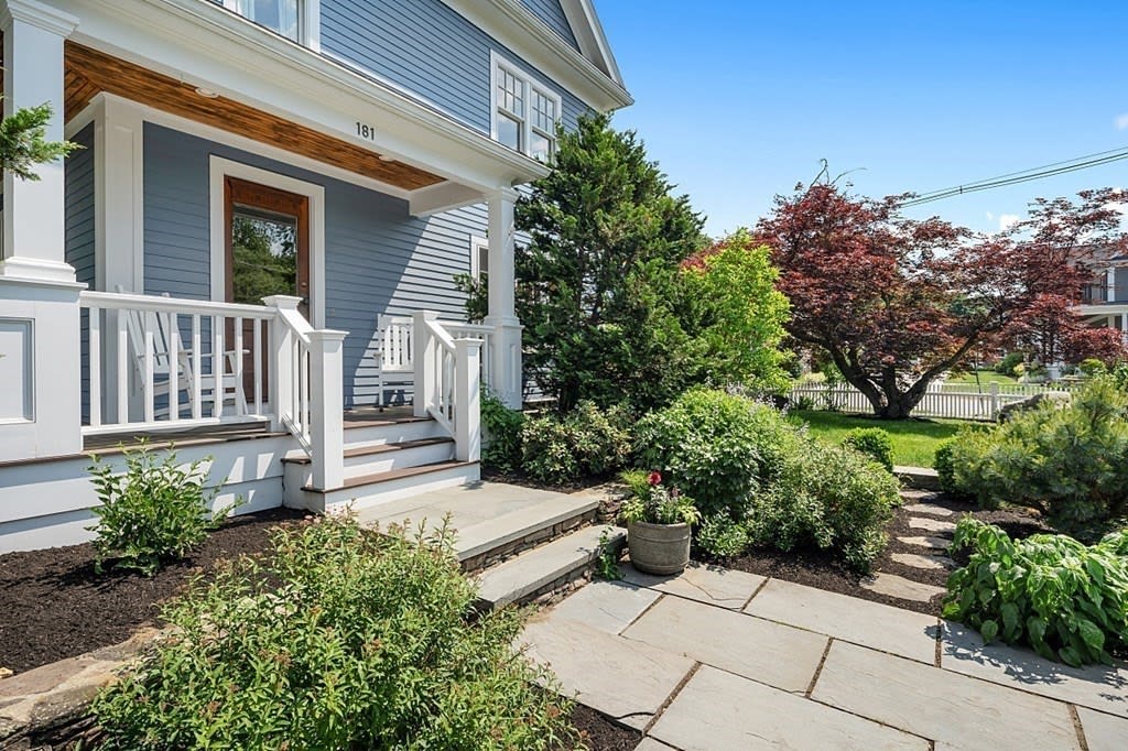 181 Everett