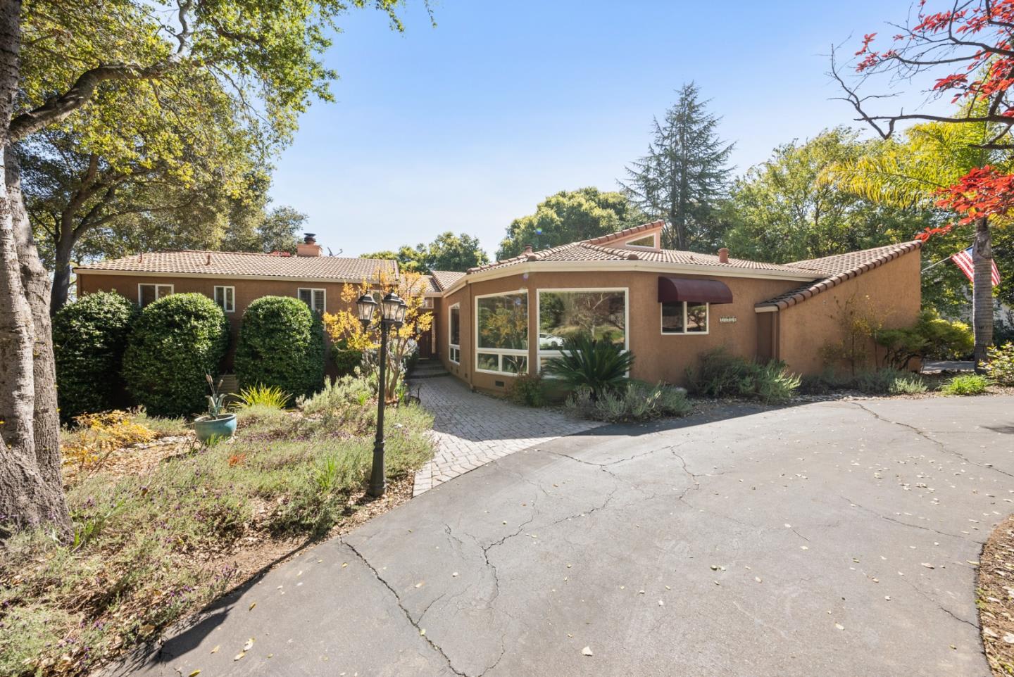 18260 Lakeview Ct Los Gatos, CA 95033