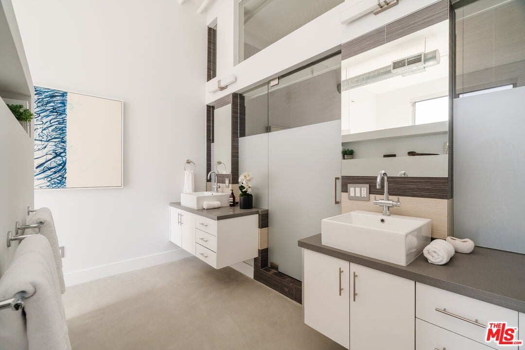 1152 N La Cienega Blvd, #301