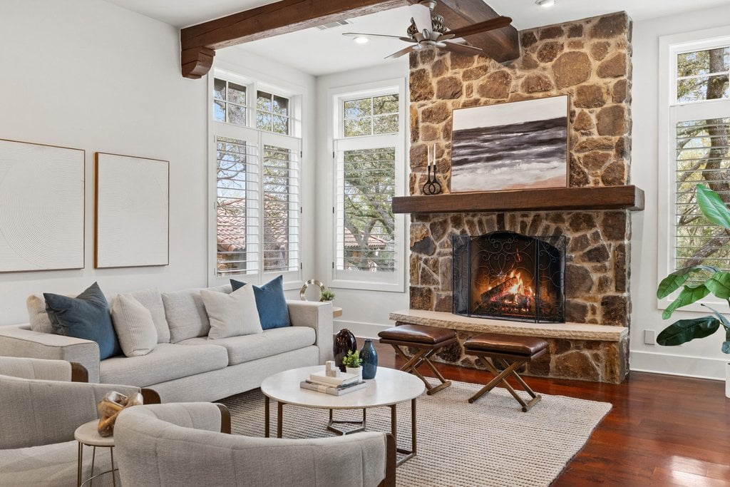 16005 Pontevedra Place