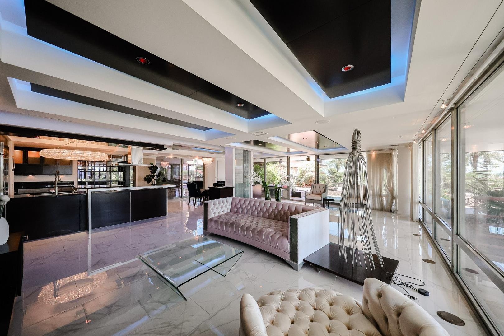 7157 E Rancho Vista Dr, #3006