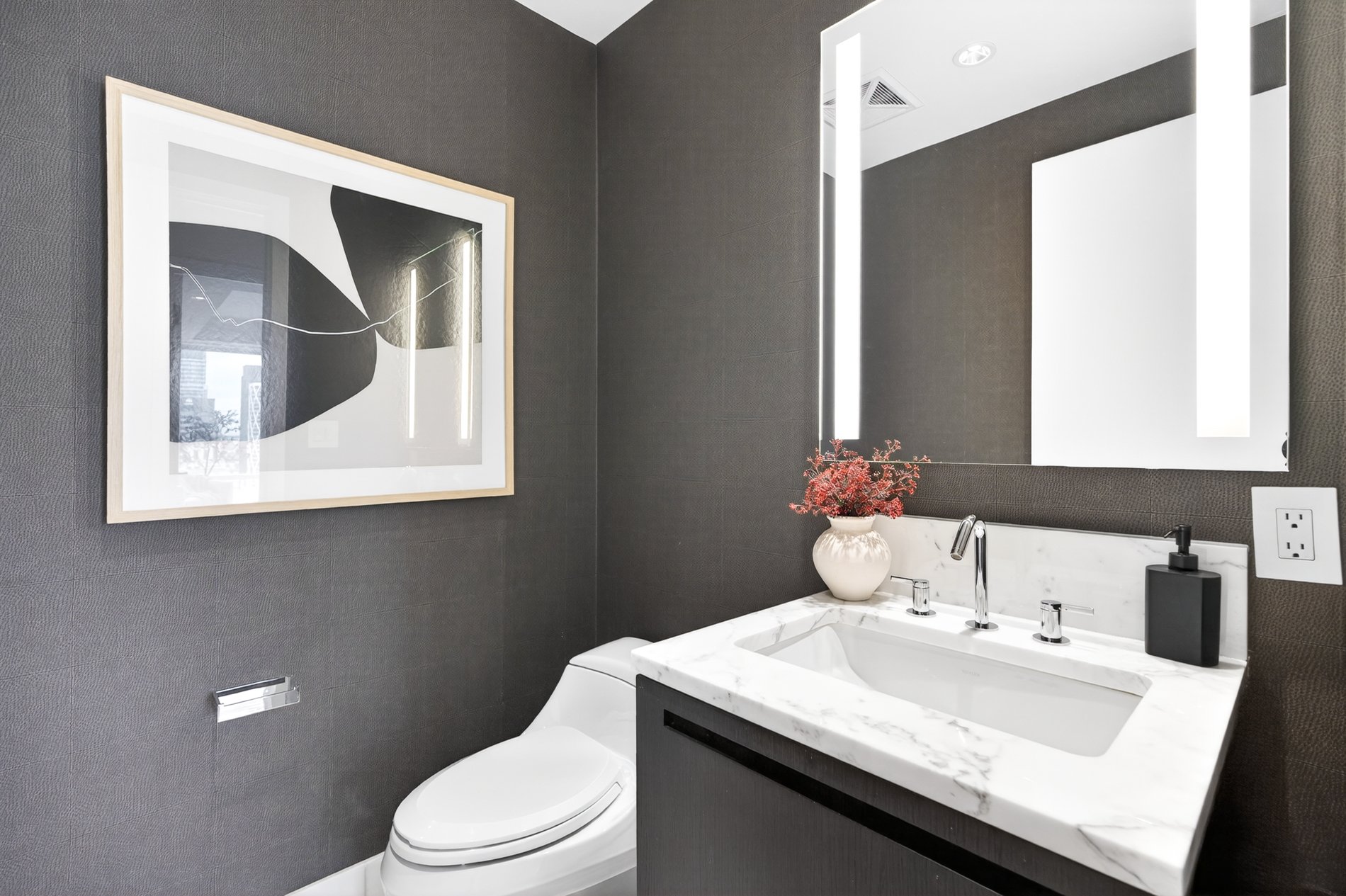 Suite 2806- 180 University Avenue