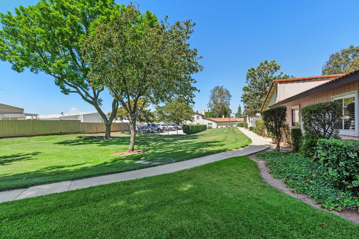 1080 Border Ave