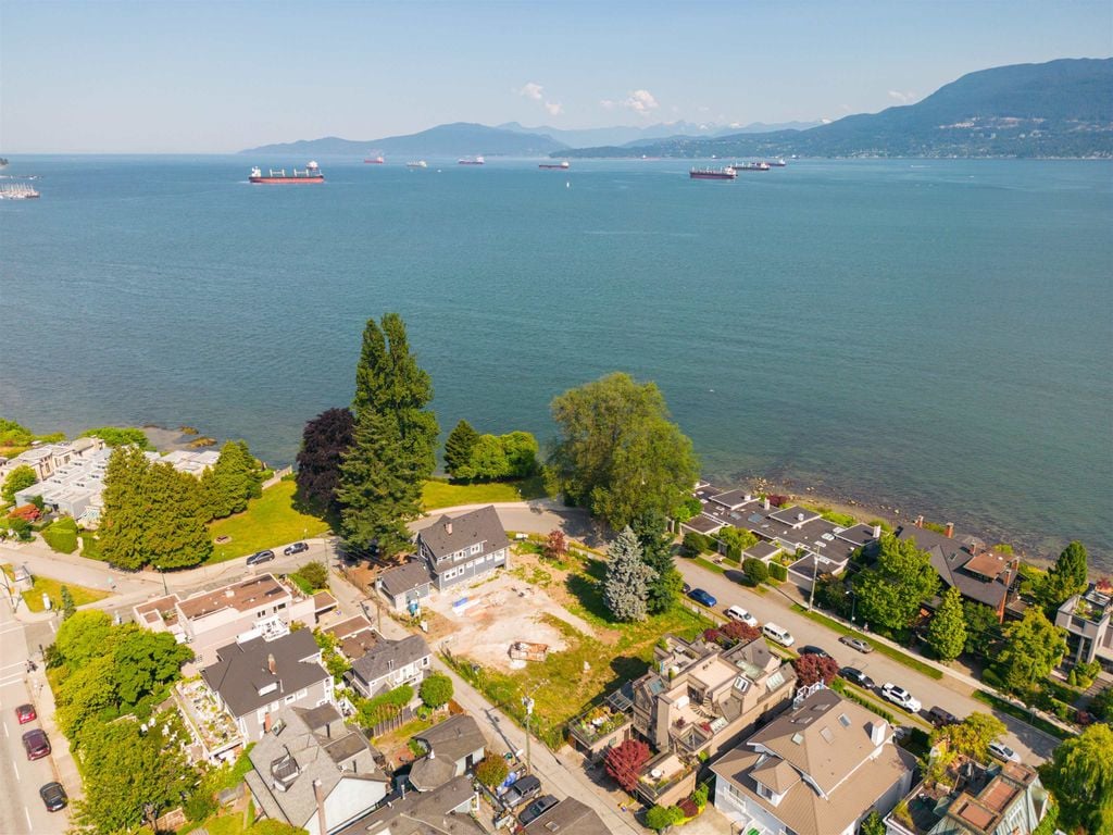 2568 Point Grey Rd