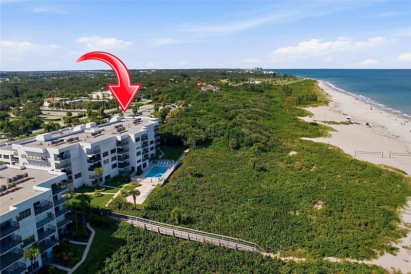 1700 Ocean Dr APT 202V