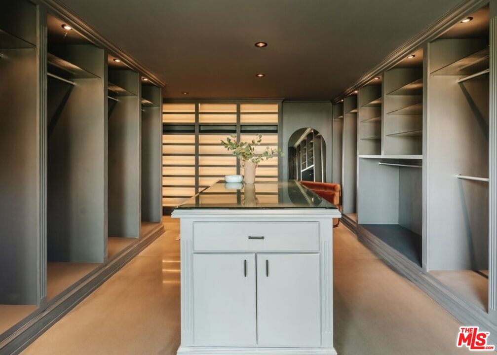 Crownfall Reserve, Edwin Dr, 90046