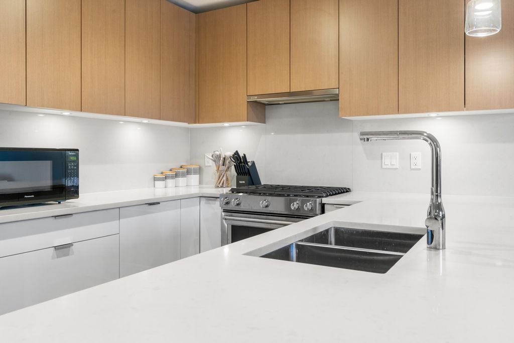 108 E 8th St, #214